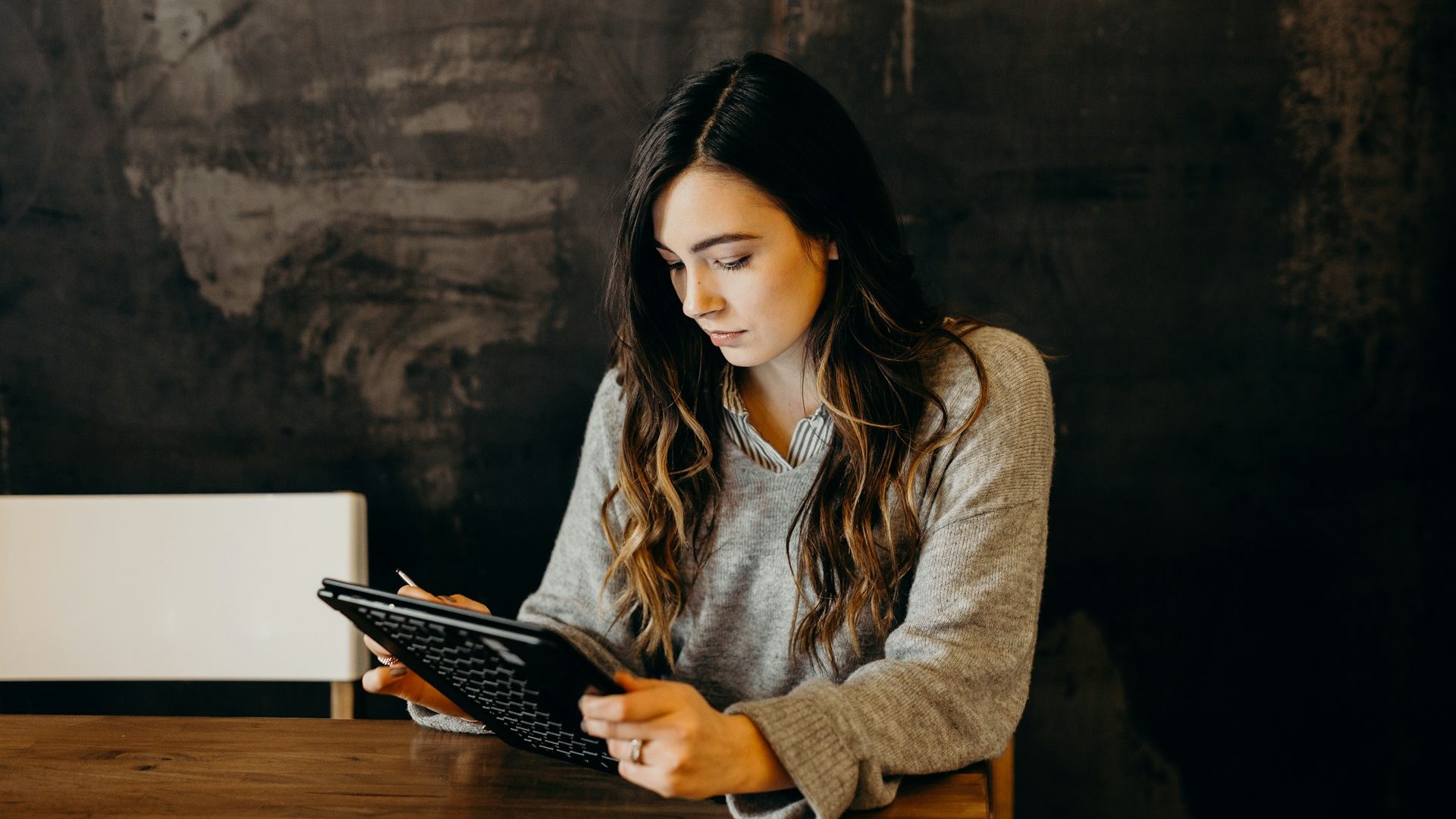 brooke-cagle-uWVWQ8gF8PE-unsplash